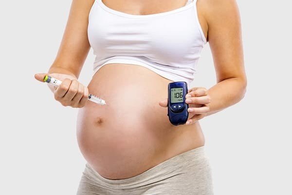 Quy trình xét nghiệm tiểu đường thai kỳ như thế nào? - <strong>Klept.com.vn</strong>” width=”600″ height=”400″ data-lazy-sizes=”(max-width: 600px) 100vw, 600px” title=”quy-trinh-chan-doan-tieu-duong-thai-ky”><figcaption id=